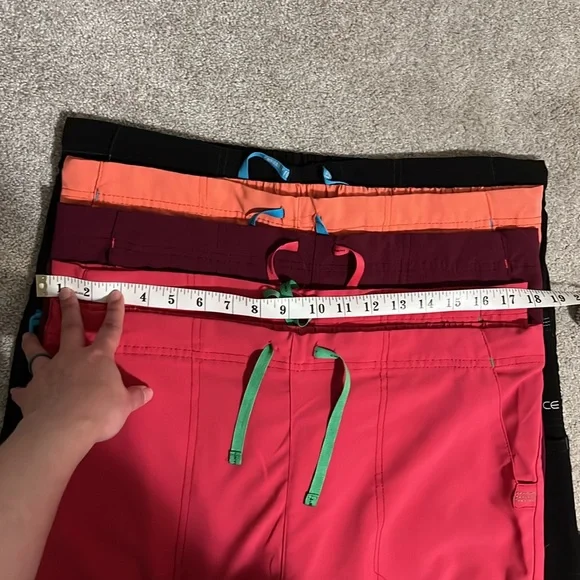 Women’s carhartt force flex scrub pants - Picture 3 of 6